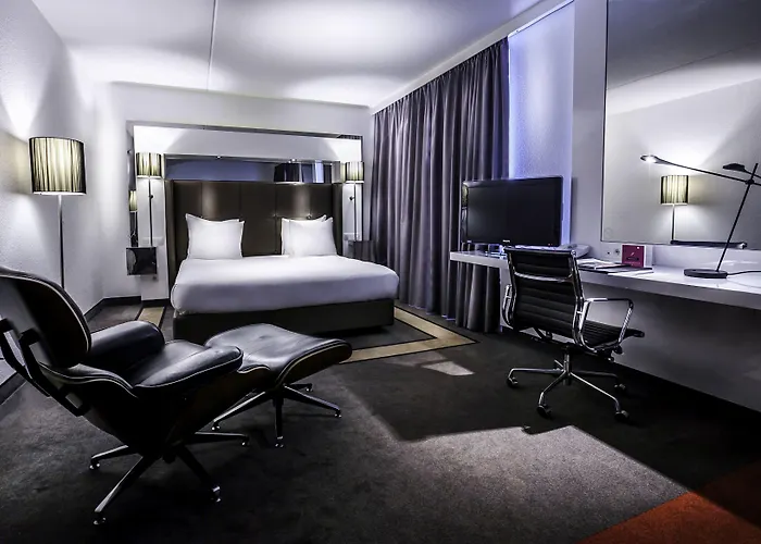 מלון Westcord Fashion 4*