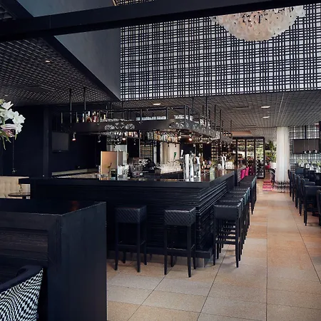 Westcord Fashion Hotel 4*